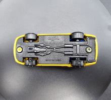 Load image into Gallery viewer, Maisto '99 Ford Mustang Yellow Limited Edition Motor Works #124 Scale 1:64