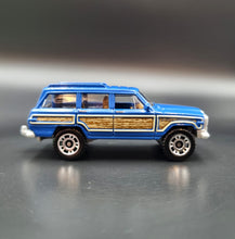 Load image into Gallery viewer, Matchbox 2020 Jeep Wagoneer Blue MBX Countryside 5 Pack Loose