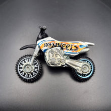 Load image into Gallery viewer, Hot Wheels 2016 HW450F Motorbike White #164 HW Daredevils 4/10