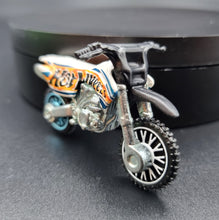 Load image into Gallery viewer, Hot Wheels 2016 HW450F Motorbike White #164 HW Daredevils 4/10