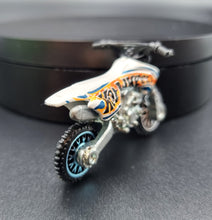 Load image into Gallery viewer, Hot Wheels 2016 HW450F Motorbike White #164 HW Daredevils 4/10