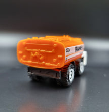 Load image into Gallery viewer, Matchbox 2020 Water Hauler White MBX Construction II 5 Pack Loose