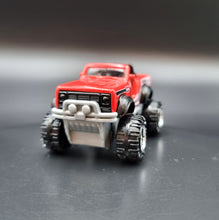 Load image into Gallery viewer, Matchbox 2020 International Scout 4x4 Red Rocky Peaks 5 Pack Loose