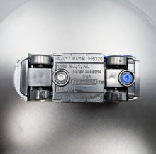 Load image into Gallery viewer, Matchbox 2019 ´09 International eStar Blue MBX Service Crew 5 Pack Loose