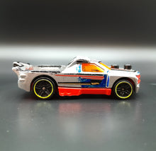 Load image into Gallery viewer, Hot Wheels 2016 Fig Rig Grey #68 HW Ride-Ons 3/5