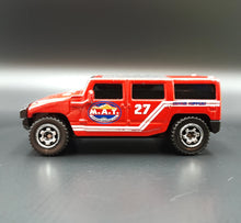 Load image into Gallery viewer, Matchbox 2010 Hummer H2 SUV Concept Red Mountain Adventure 5 Pack Loose