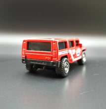 Load image into Gallery viewer, Matchbox 2010 Hummer H2 SUV Concept Red Mountain Adventure 5 Pack Loose