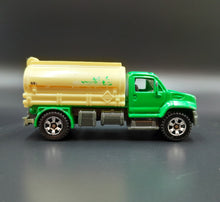 Load image into Gallery viewer, Matchbox 2007 Utility Truck Green #39 MBX Metal