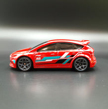 Load image into Gallery viewer, Hot Wheels 2020 '16 Ford Focus RS Red Nightburnerz 5 Pack Loose