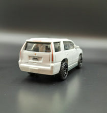 Load image into Gallery viewer, Matchbox 2020 2015 Cadillac Escalade White City Adventure II 5 Pack Loose