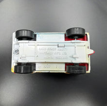 Load image into Gallery viewer, Matchbox 1996 Land Rover Ninety White MB16 Matchbox 1-75