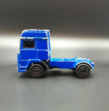 Load image into Gallery viewer, Majorette 1998 Volvo F16 Truck Blue Serie 300 1:100