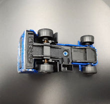 Load image into Gallery viewer, Majorette 1998 Volvo F16 Truck Blue Serie 300 1:100