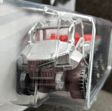 Load image into Gallery viewer, Matchbox 2018 Trail Tracker Silver #80 MBX Service 17/20 New Long Card