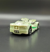 Load image into Gallery viewer, Hot Wheels 2009 What-4-2 White-Green Color Shifters