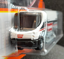 Load image into Gallery viewer, Matchbox 2022 '09 International eStar White #76 MBX Metro New Long Card