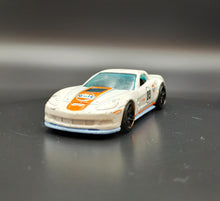 Load image into Gallery viewer, Hot Wheels 2015 '09 Corvette ZR1 White #12 HW City - HW Performance