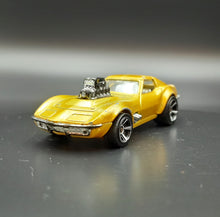 Load image into Gallery viewer, Hot Wheels 2017 '68 Corvette - Gas Monkey Garage Gold #99 HW Screen Time 3/10