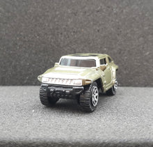 Load image into Gallery viewer, Maisto 2009 Hummer HX Concept Forest Green Fresh Metal