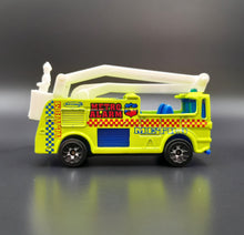 Load image into Gallery viewer, Matchbox 2002 Snorkel Fire Truck Neon Yellow #14 Emergency 2/4