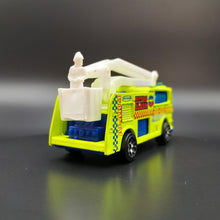 Load image into Gallery viewer, Matchbox 2002 Snorkel Fire Truck Neon Yellow #14 Emergency 2/4