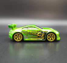Load image into Gallery viewer, Hot Wheels 2018 Nissan 350Z Green Nightburnerz 5 Pack Loose