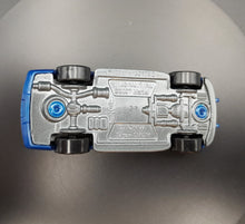 Load image into Gallery viewer, Hot Wheels 2018 '07 Chevy Tahoe Blue Fast Responders 5 Pack Loose