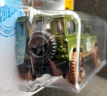 Load image into Gallery viewer, Hot Wheels 2021 Land Rover Defender 90 Green #32 Baja Blazers 4/10 New Long Card