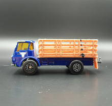 Load image into Gallery viewer, Matchbox 1999 Dodge Cattle Truck Blue #50 MBX Farming Superfast