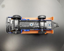 Load image into Gallery viewer, Matchbox 1999 Dodge Cattle Truck Blue #50 MBX Farming Superfast