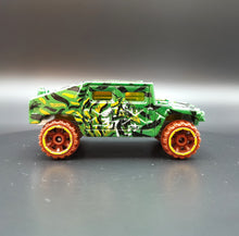 Load image into Gallery viewer, Hot Wheels 2015 General Corp - Humvee Green #105 HW Off-Road - Jungle Rally