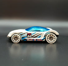 Load image into Gallery viewer, Hot Wheels 2016 Golden Arrow White HW Snow Stormers 5-Pack Loose