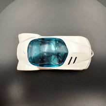 Load image into Gallery viewer, Hot Wheels 2016 Golden Arrow White HW Snow Stormers 5-Pack Loose