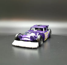 Load image into Gallery viewer, Hot Wheels 2017 Aristo Rat Purple #1 Legends of Speed 3/10