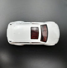 Load image into Gallery viewer, Hot Wheels 2016 Audacious White NightBurnerz 5-Pack Loose