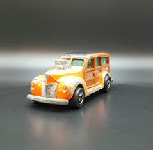 Load image into Gallery viewer, Hot Wheels 1980 '40's Woodie Orange Hirakers - Rare