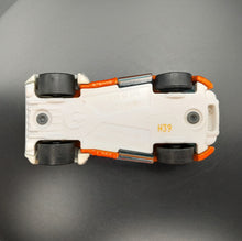 Load image into Gallery viewer, Hot Wheels 2014 Luke Skywalker #3 White Star Wars Character Car