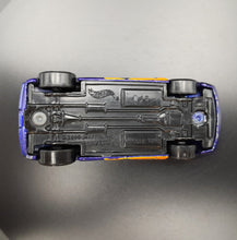 Load image into Gallery viewer, Hot Wheels 2009 Muscle Tone Blue Speed Hill Playset Car Loose