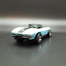 Load image into Gallery viewer, Hot Wheels 2005 '65 Corvette Light Blue #170 Mainline