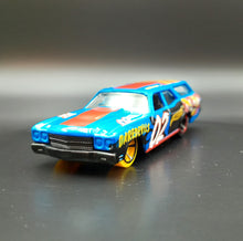 Load image into Gallery viewer, Hot Wheels 2018 '70 Chevelle SS Wagon Blue HW Daredevils 1/5
