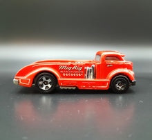 Load image into Gallery viewer, Hot Wheels 2015 Mig Rig Red #9 HW City - HW City Works