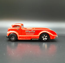 Load image into Gallery viewer, Hot Wheels 2015 Mig Rig Red #9 HW City - HW City Works
