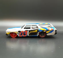 Load image into Gallery viewer, Hot Wheels 2018 '70 Chevelle SS Wagon Silver HW Daredevils 1/5