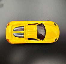 Load image into Gallery viewer, Hot Wheels 2009 Porsche Carrera GT Yellow #9/10 Dream Garage