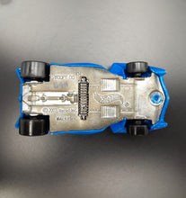 Load image into Gallery viewer, Hot Wheels 2010 Swoopy Do Blue #207 Race World Cave