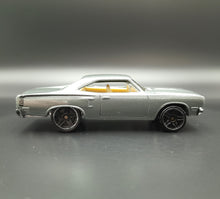 Load image into Gallery viewer, Hot Wheels 2017 '70 Plymouth Roadrunner Grey Fast & Furious 3/8