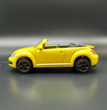 Load image into Gallery viewer, Majorette 2020 Volkswagen New Beetle Cabriolet Yellow #203B VW Giftpack Loose