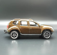 Load image into Gallery viewer, Majorette 2015 Dacia Duster Brown #225A Street Cars
