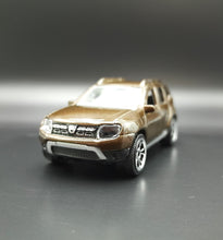 Load image into Gallery viewer, Majorette 2015 Dacia Duster Brown #225A Street Cars