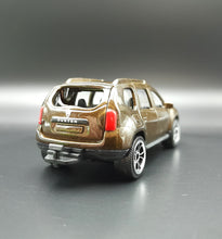Load image into Gallery viewer, Majorette 2015 Dacia Duster Brown #225A Street Cars